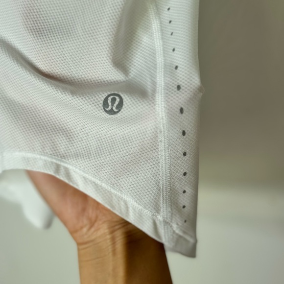 Lululemon High Neck Run and Train Tee Women’s Size 4 - Picture 6 of 8
